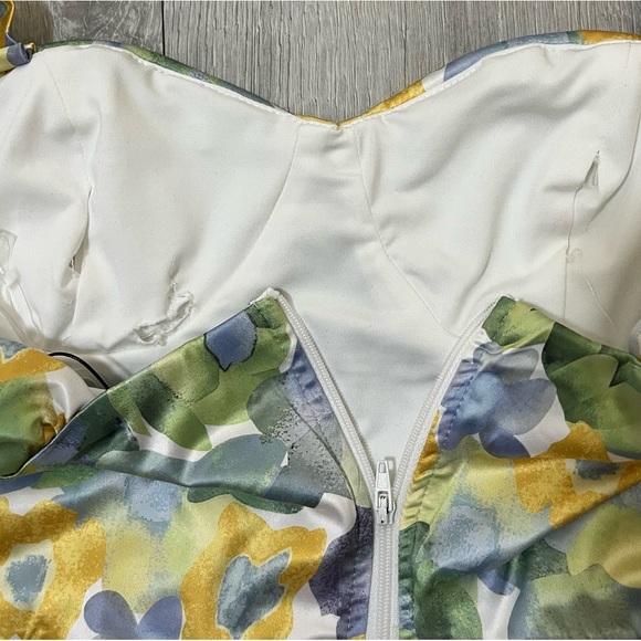 Fashion Nova New Floral Corset Top Size S (corset style) - Picture 6 of 7